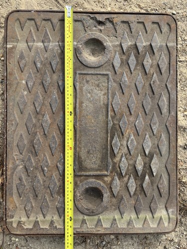 Manhole cover and - manhole,