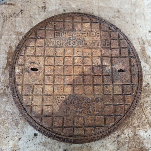 Round cast iron manhole - round,