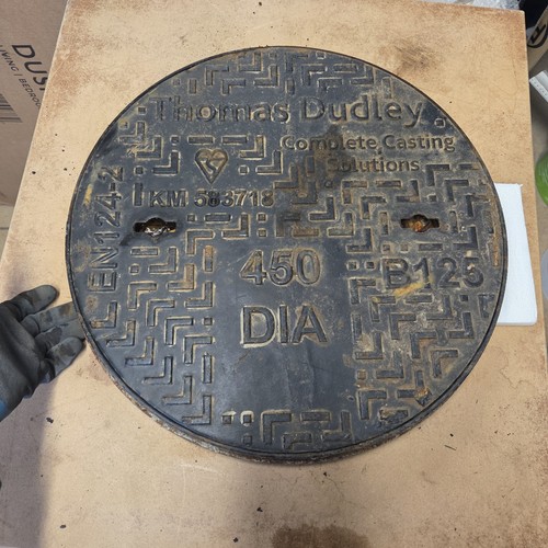Round cast iron - cast, cover