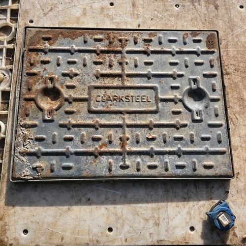 Galvanised manhole cover - galvanised,